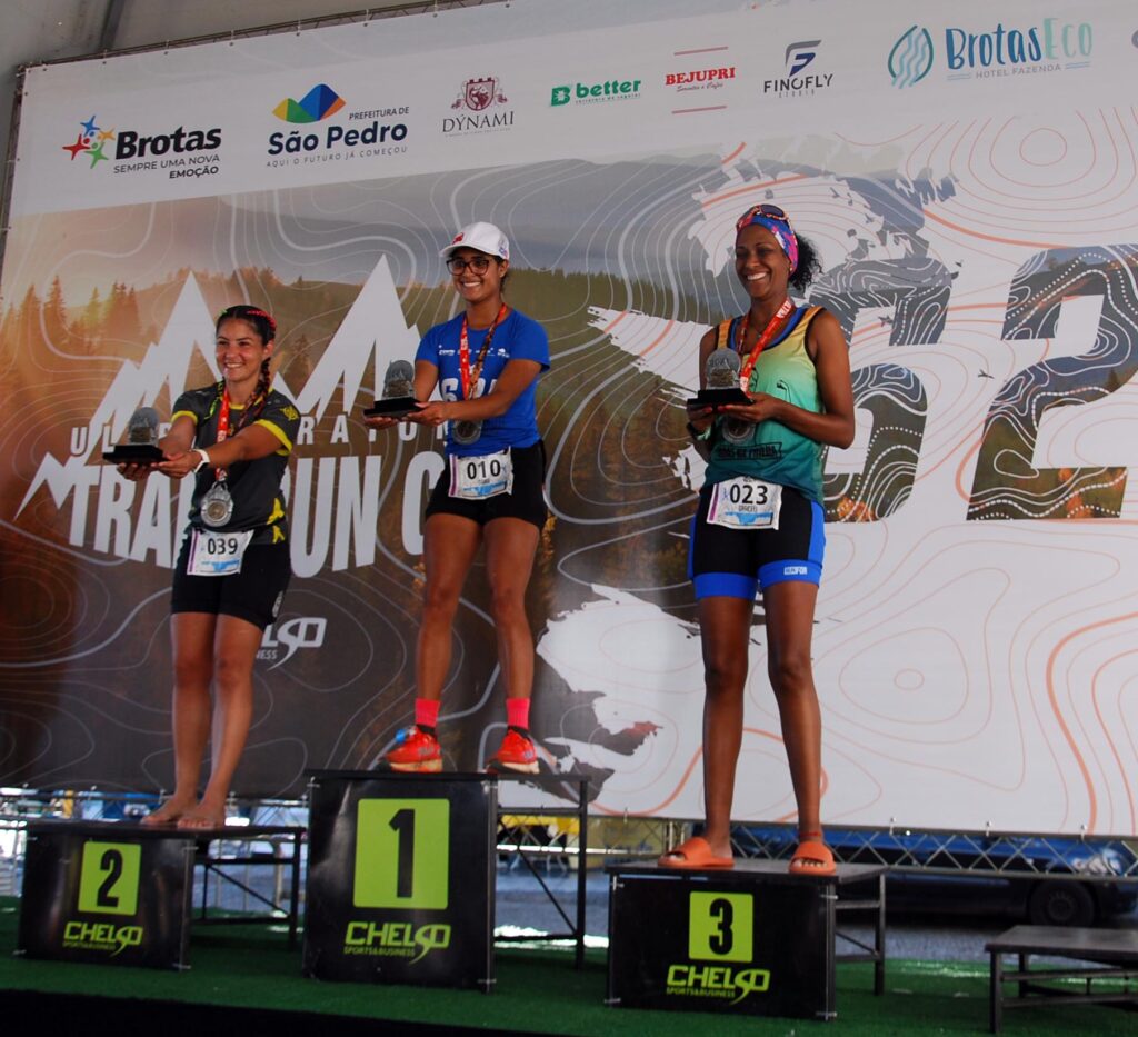 Corredora de Guaxupé é campeã na ultramaratona de 62 quilômetros na cidade de Brotas/SP