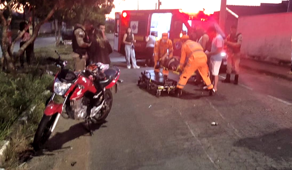 Em Guaxupé, 2 pessoas ficam feridas após um acidente entre uma bicicleta e uma moto no Recreio dos Bandeirantes