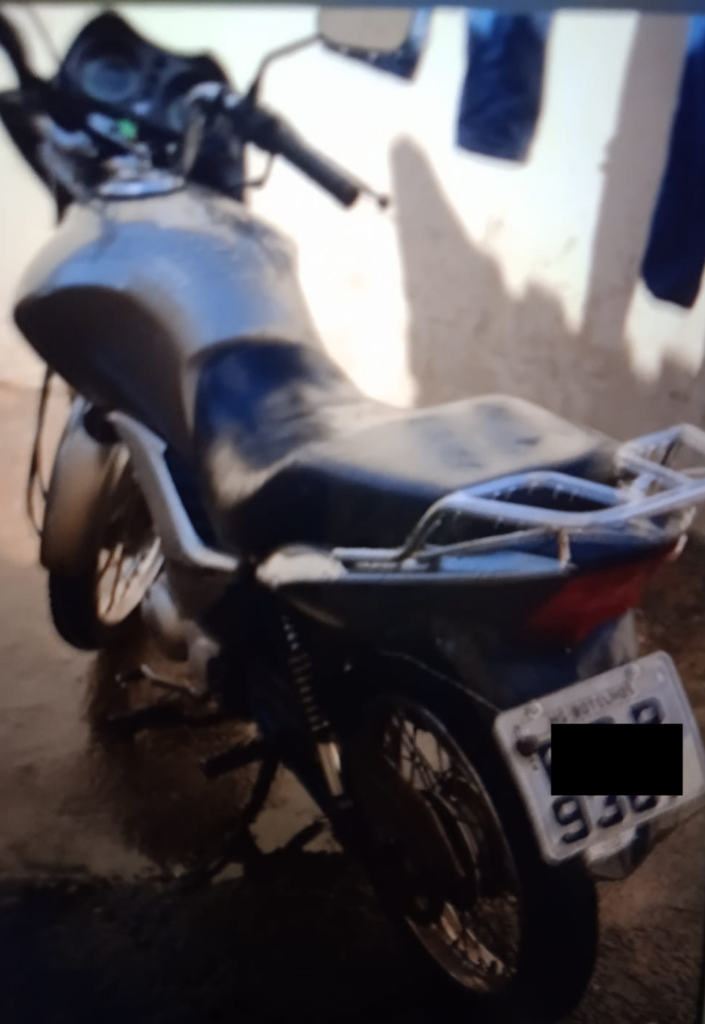 Policia Militar apreende motocicleta furtada em Botelhos e localiza os menores que furtaram