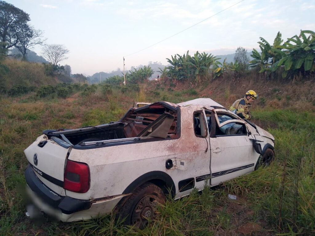 Dois homens ficam feridos em um acidente na rodovia que liga Machado a Poço Fundo