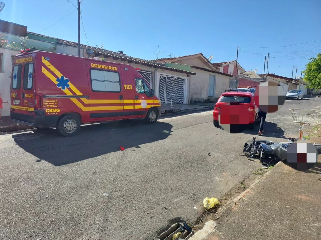 Em Guaxupé, um motociclista ficou ferido após uma colisão na rua Itaú