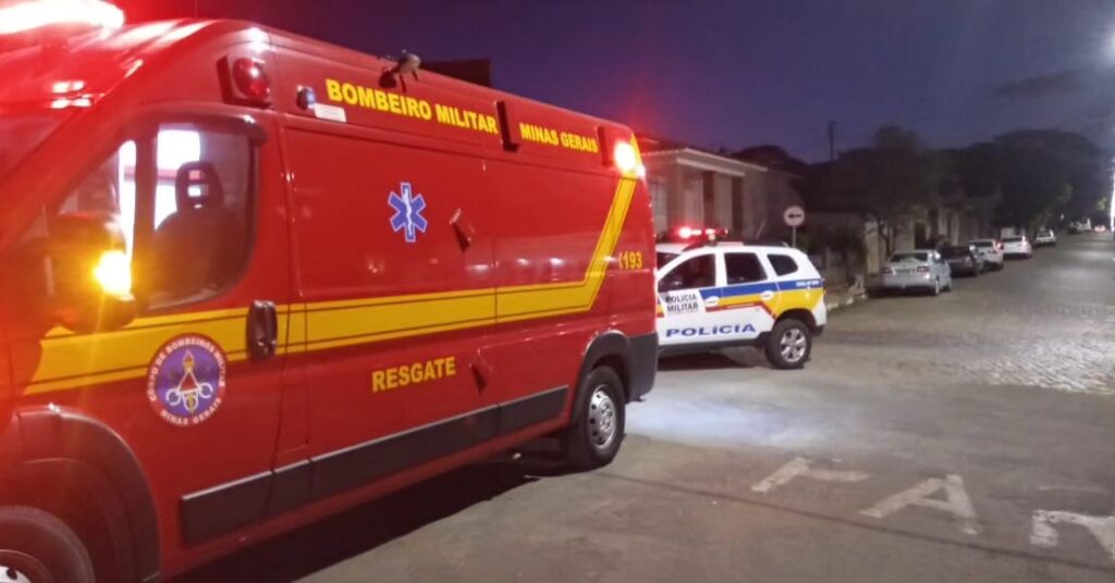 Em Guaxupé, mulher fica ferida após colisão entre carro e moto na Rua da Aparecida
