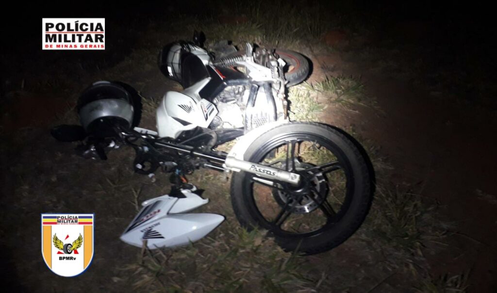 Motociclista é surpreendido por búfalos na rodovia de Passos e fica ferido após atropelar um deles