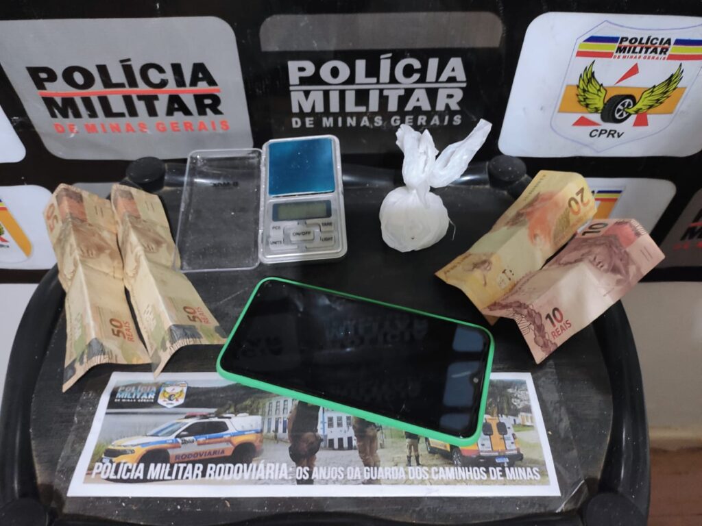Em Guaxupé, Polícia Militar Rodoviária prende motociclista com sintomas de embriaguez e transportando cocaína