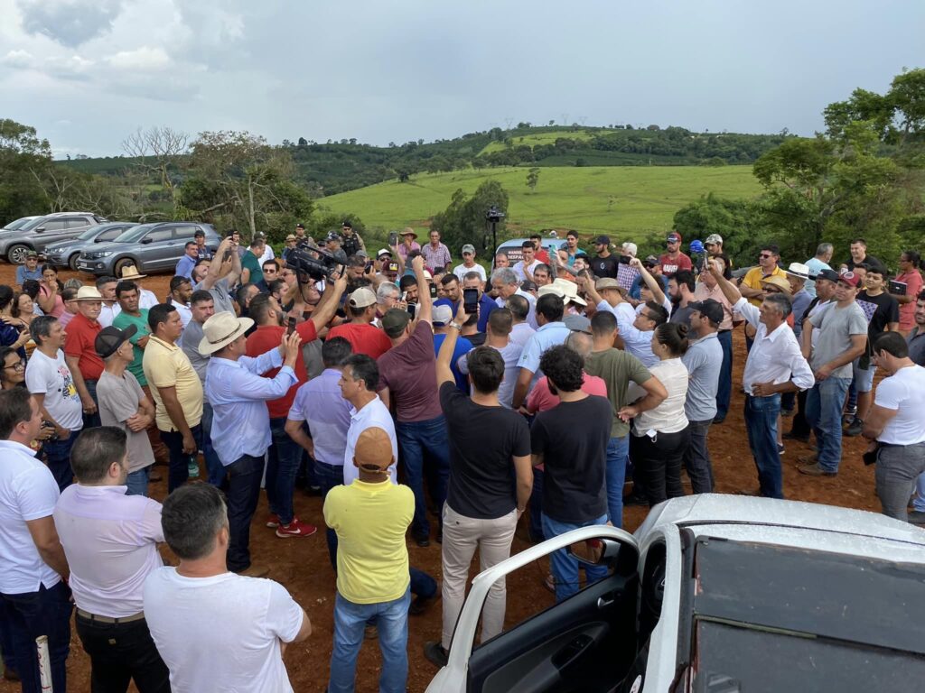 Manifestação nas praças de pedágios de Muzambinho e Alfenas reuniu diversas autoridades