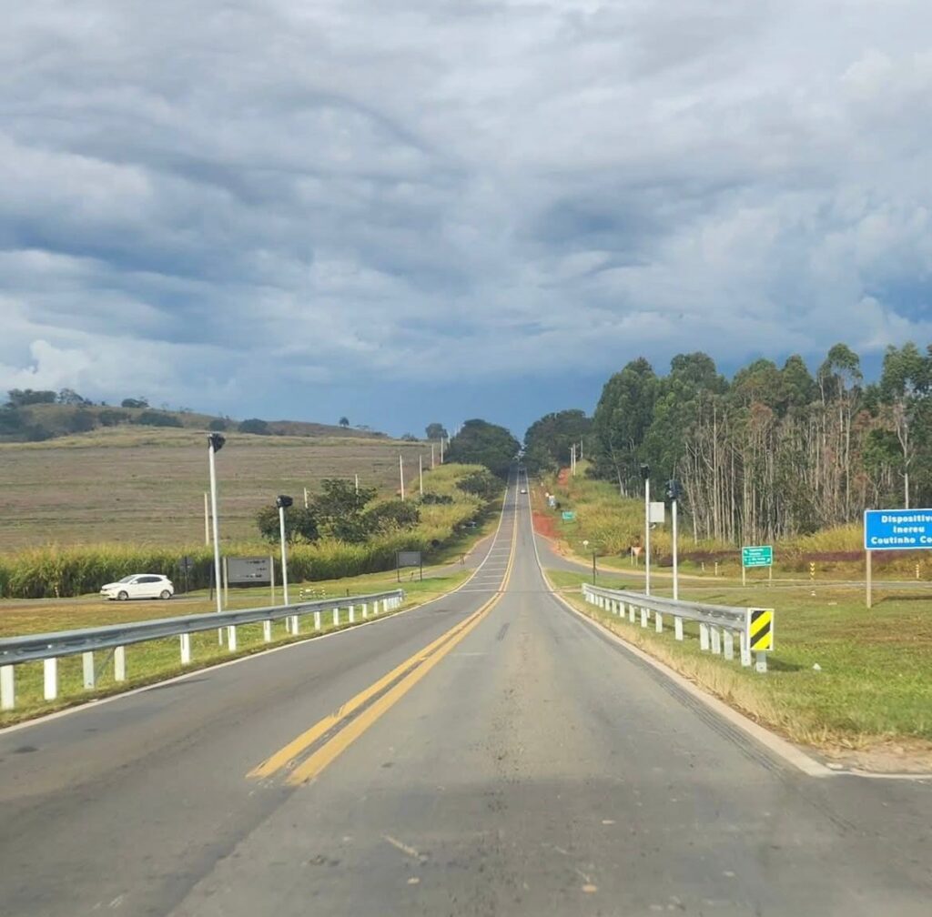 Radar é instalado na rodovia de Tapiratiba, próximo ao trevo da destilaria