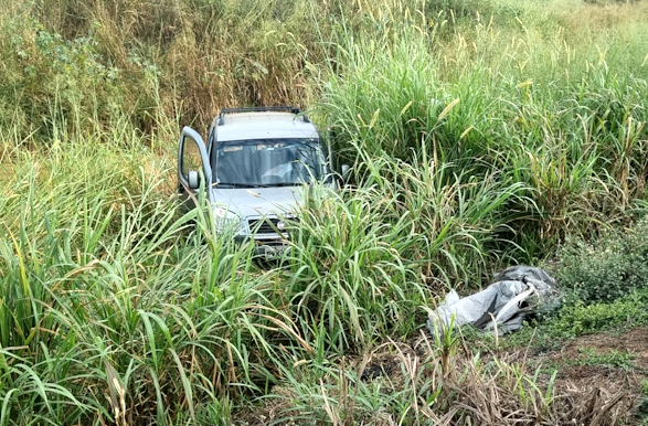 Motorista fica ferido após carro sair da pista na MG-449 em Arceburgo