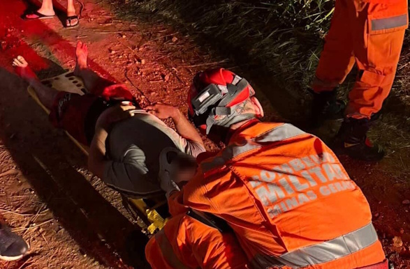 Carro sai da pista e deixa três feridos entre Alfenas e Campos Gerais