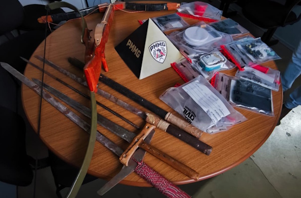 PM de Juruaia prende três suspeitos de tráfico e apreende armas artesanais