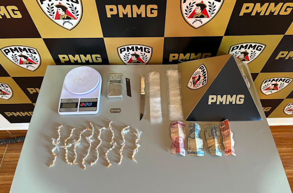 PM de Guaranésia prende homem após tentativa de fuga e apreende 101 pedras de crack