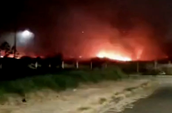 Incêndio de grandes proporções às margens da MG-050 consome 15 hectares e mobiliza bombeiros em Passos