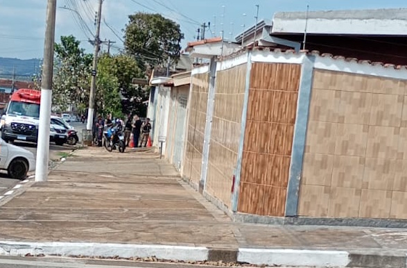 PM de Guaxupé prende homem por homicídio e conduz mulher para prestar esclarecimentos